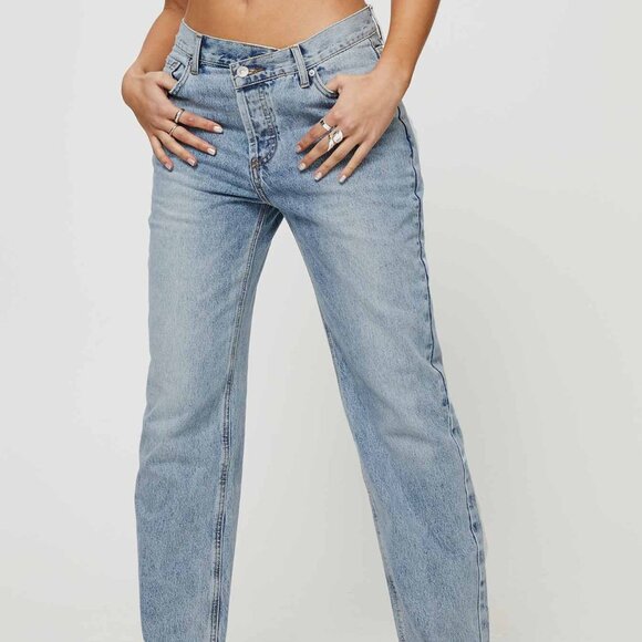 Princess Polly Holly Asymmetric Straight Leg Jeans Light Wash Size 8 - Picture 1 of 6